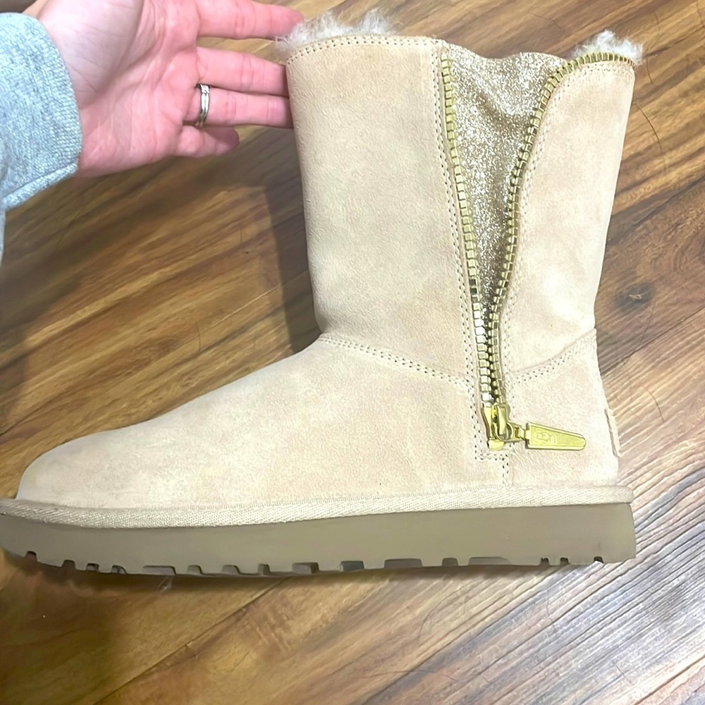 UGG short boots